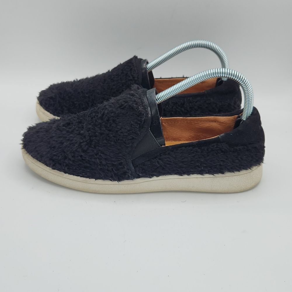 Ugg Australia Loafers Women 8M Ricci Shoes Black Suede Fuzzy Slip On Comfort